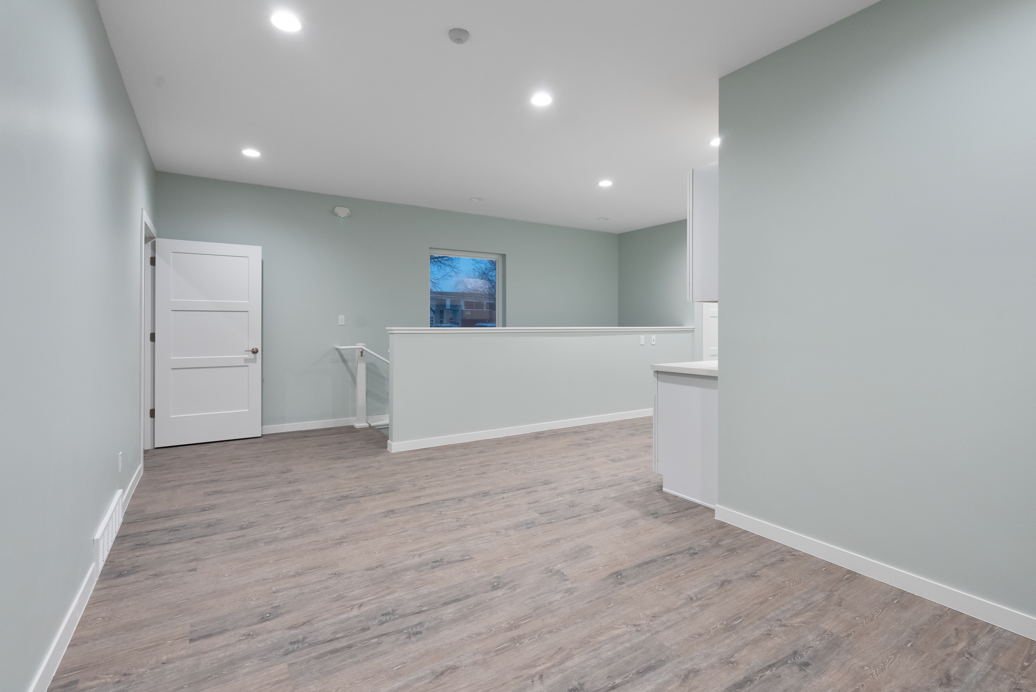 Waiting area and reception of the commercial build