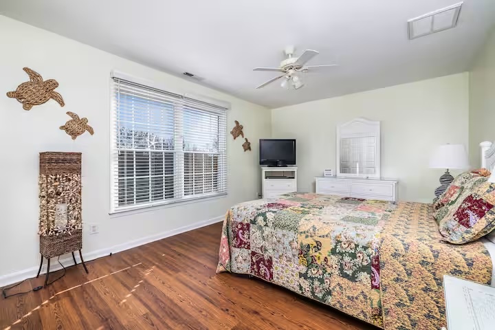 Bayside home living area