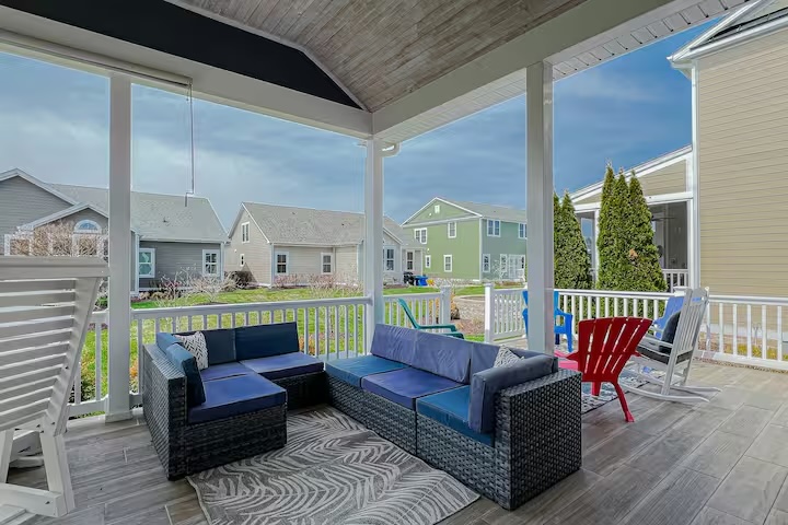Bayside home living space